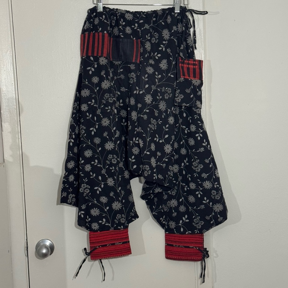 Harem Drop Crotch Thai Pants Black Floral Size Medium Gypsy Hippie Aladdin Hmong - Picture 7 of 11